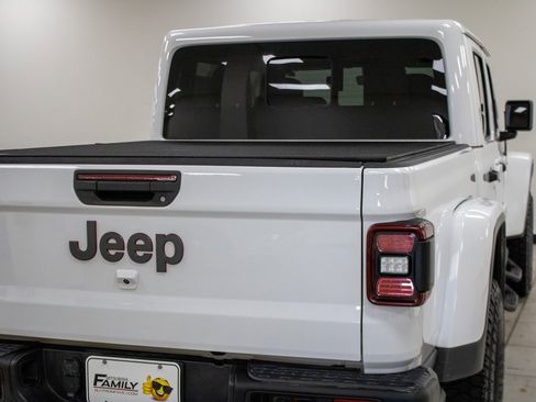Used 2020 Jeep Gladiator Rubicon image 12