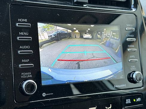 Used 2022 Toyota Prius LE image 22