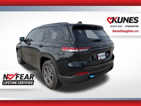 Used 2023 Jeep Grand Cherokee Trailhawk w/ Luxury Tech Group III image 9