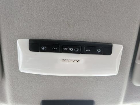 Used 2023 Nissan Kicks SR FWD image 28