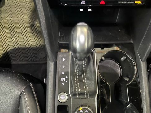 Certified 2022 Volkswagen Atlas SE image 16