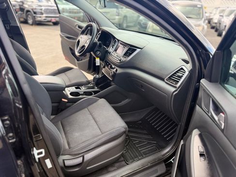 Used 2016 Hyundai Tucson SE w/ Option Group 12 AWD/4WD image 19
