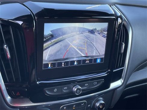 Used 2023 Chevrolet Traverse RS image 18