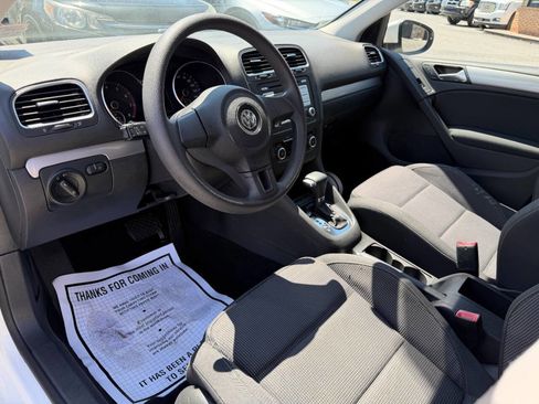 Used 2010 Volkswagen Golf 4-Door FWD image 15