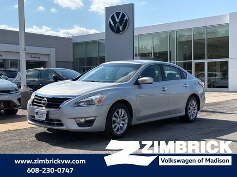 Used 2013 Nissan Altima 2.5 S FWD image 1
