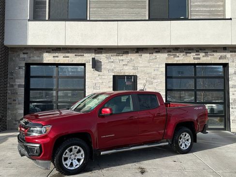 Used 2021 Chevrolet Colorado LT w/ LT Convenience Package AWD/4WD image 7