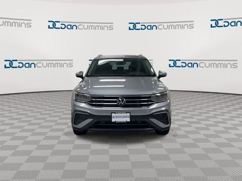 Used 2023 Volkswagen Tiguan SE image 3
