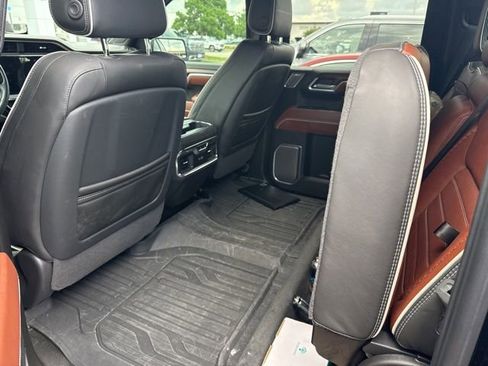 Used 2025 GMC Sierra 1500 Denali Ultimate AWD/4WD image 9