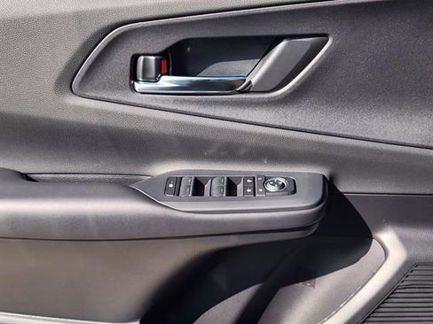 New 2026 Toyota Prius Plug-In Hybrid FWD image 17
