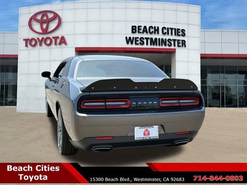 Used 2017 Dodge Challenger SXT w/ Cold Weather Group RWD image 9