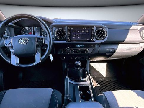 Used 2022 Toyota Tacoma TRD Sport w/ Technology Package image 7