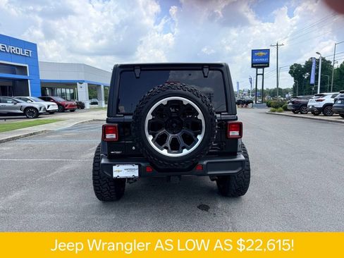 Used 2019 Jeep Wrangler Unlimited Sahara AWD/4WD image 5