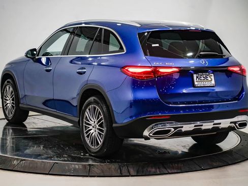 Used 2026 Mercedes-Benz GLC 300 image 2