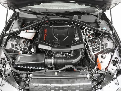 Used 2024 Alfa Romeo Giulia Veloce image 9