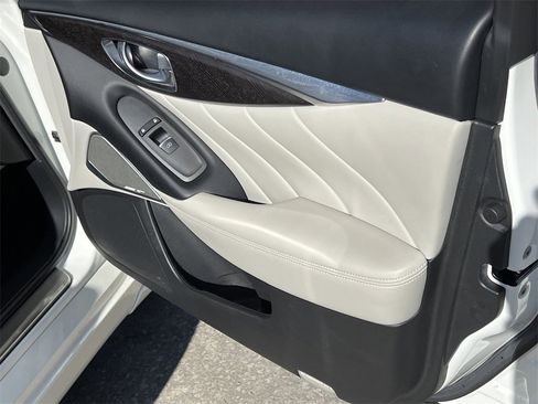 Used 2022 INFINITI Q50 Sensory image 11
