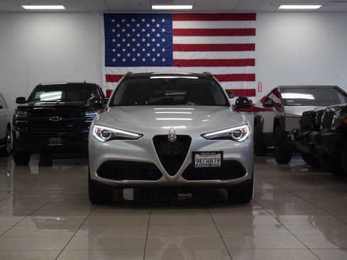 Used 2021 Alfa Romeo Stelvio Sprint w/ Nero Edizione image 4