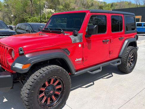 Used 2018 Jeep Wrangler Unlimited Sport S AWD/4WD image 7