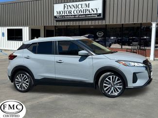 Used 2023 Nissan Kicks SV image 1