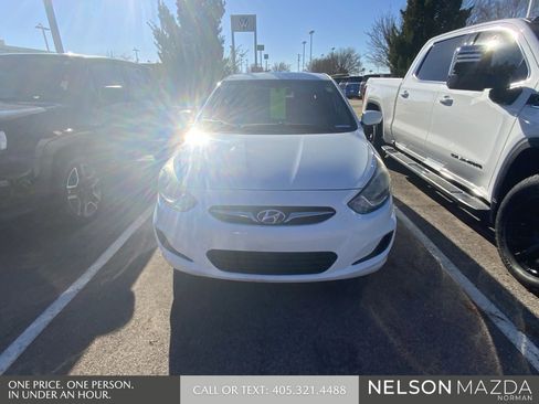 Used 2014 Hyundai Accent GS image 2