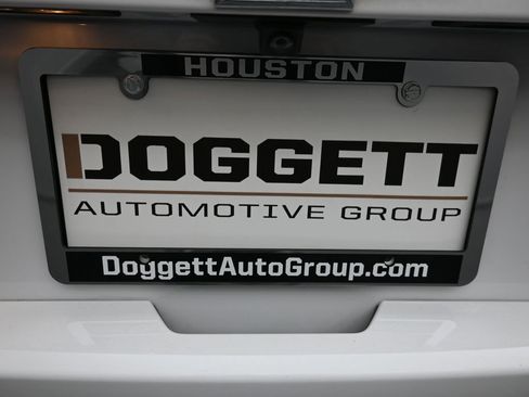 Used 2018 Chevrolet Tahoe LT image 2