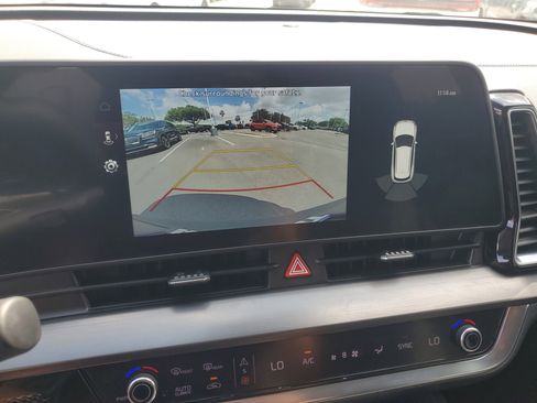 Used 2024 Kia Sportage EX FWD image 19