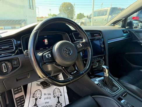 Used 2018 Volkswagen Golf R 4-Door image 11