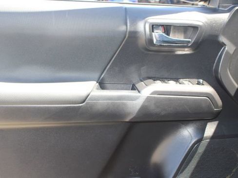 Used 2023 Toyota Tacoma TRD Off-Road AWD/4WD image 12