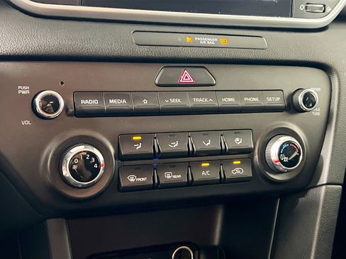 Used 2021 Kia Sportage LX image 24