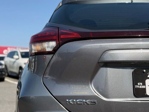 Used 2021 Nissan Kicks SV image 9