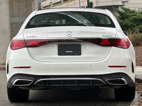 Used 2025 Mercedes-Benz E 350 4MATIC Sedan image 9