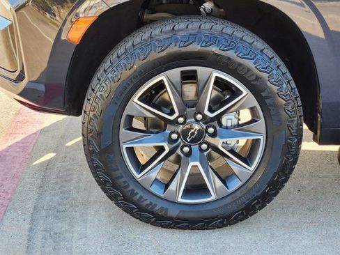 Used 2023 Chevrolet Tahoe Z71 image 19