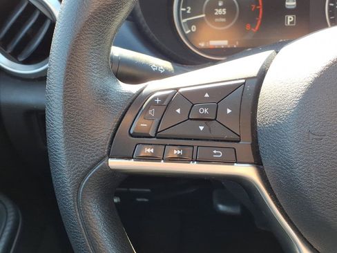 Used 2023 Nissan Versa SV image 12