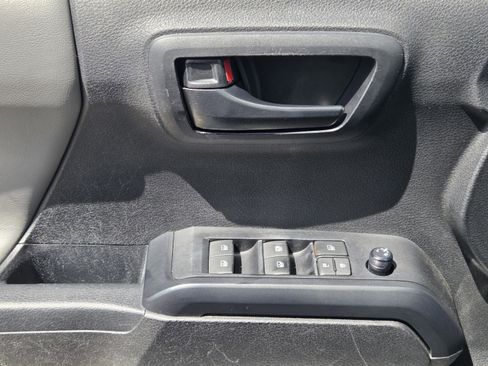 Used 2022 Toyota Tacoma SR w/ SR Convenience Package image 20