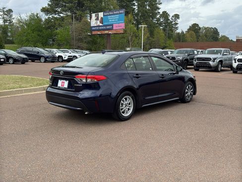 Used 2022 Toyota Corolla LE image 5