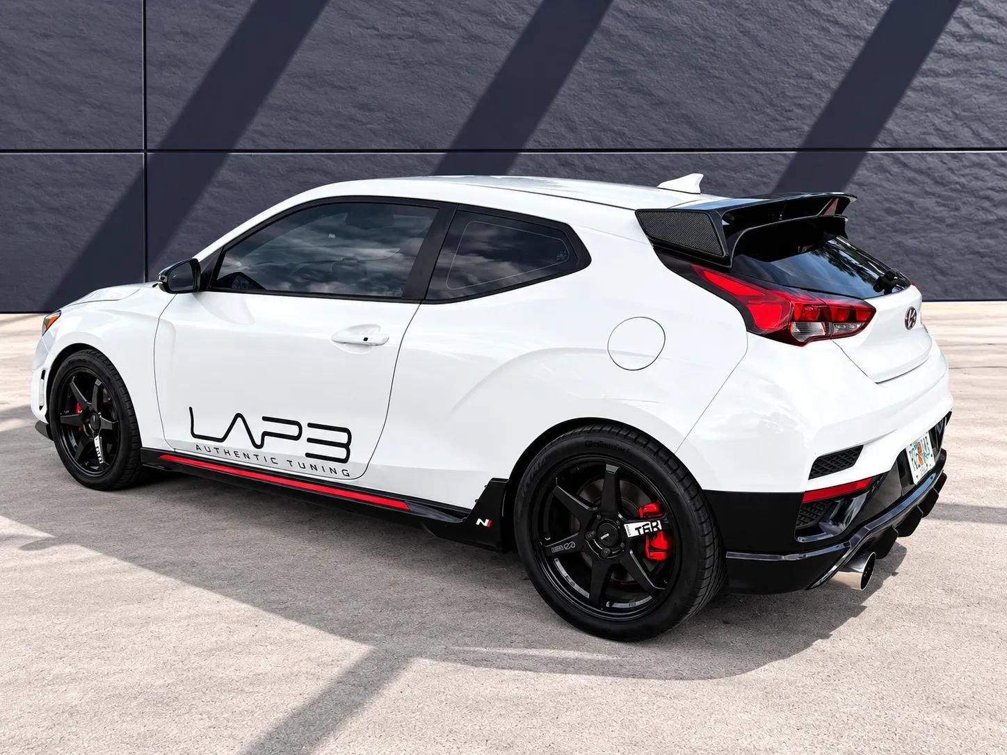 Used 2022 Hyundai Veloster N FWD image 4