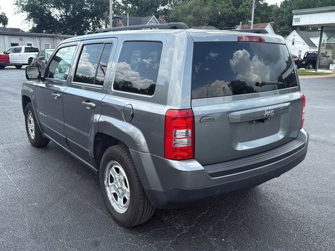 Used 2014 Jeep Patriot Sport image 7