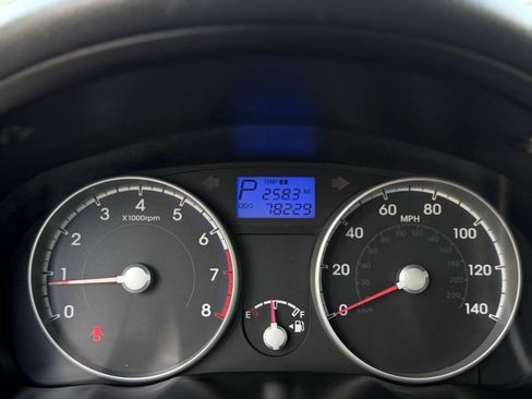 Used 2011 Hyundai Accent GLS FWD image 8