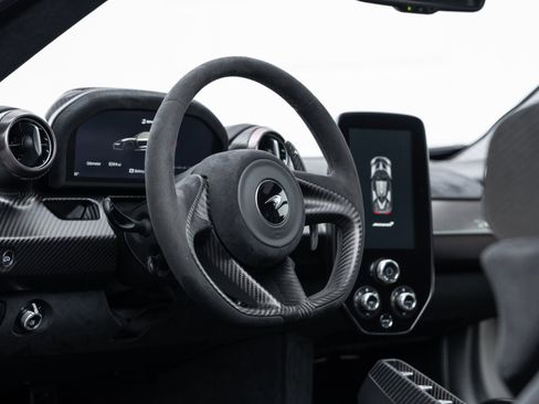 Used 2019 McLaren Senna image 56