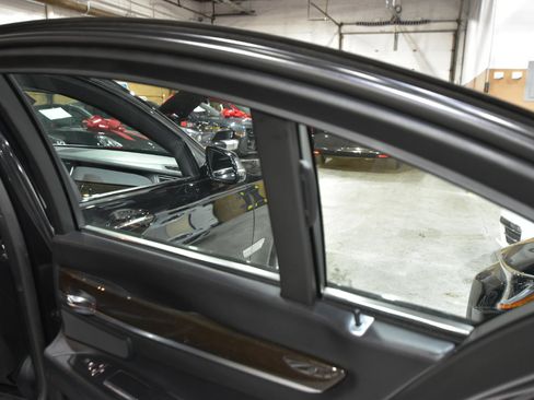 Used 2013 BMW 750i xDrive image 49