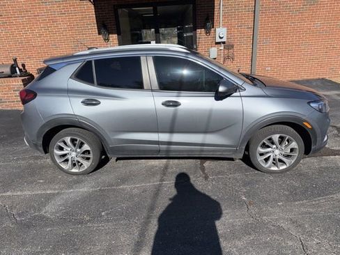 Used 2021 Buick Encore GX Select w/ Advanced Technology Package image 3