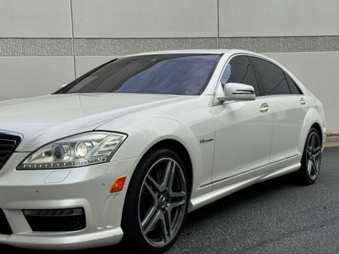 Used 2011 Mercedes-Benz S 63 AMG w/ Driver Assistance Pkg image 8