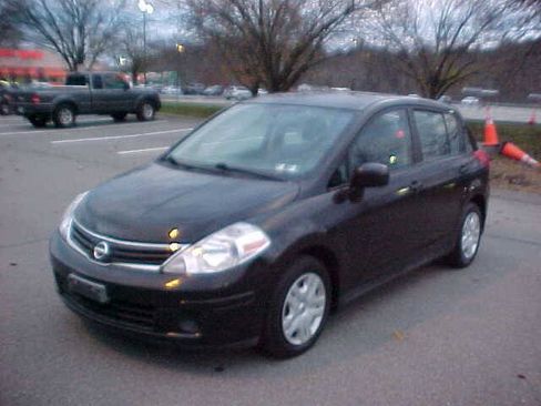 Used 2010 Nissan Versa 1.8 S w/ PWR Plus Pkg FWD image 4