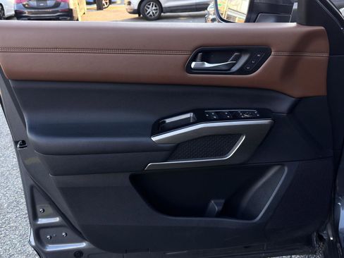 Used 2024 Nissan Pathfinder Platinum w/ Lighting Package (N93) image 14