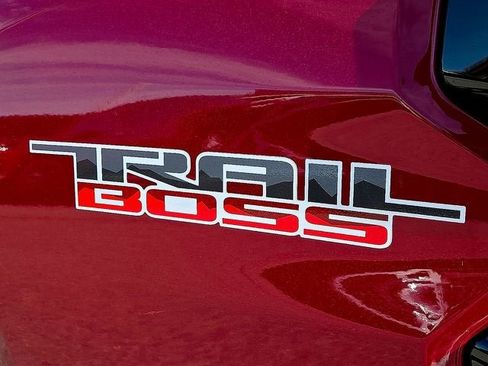New 2026 Chevrolet Colorado Trail Boss w/ Off-Road Front Bumper Package AWD/4WD image 12