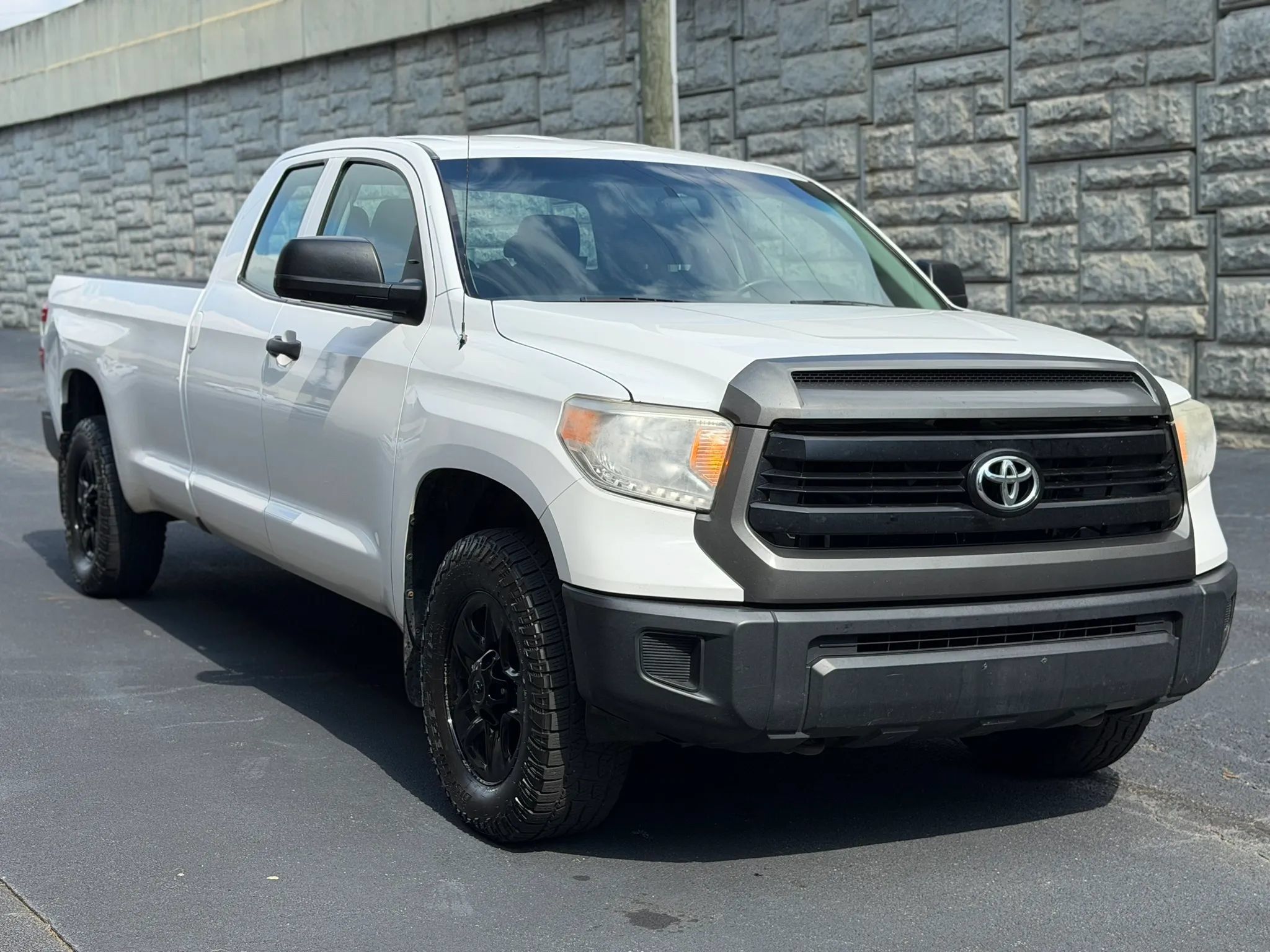 Used 2017 Toyota Tundra SR AWD/4WD image 4