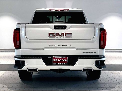 Used 2024 GMC Sierra 1500 Denali w/ Denali Reserve Package image 9