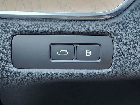 New 2026 Volvo XC60 T8 Plus w/ Protection Package Premier image 10