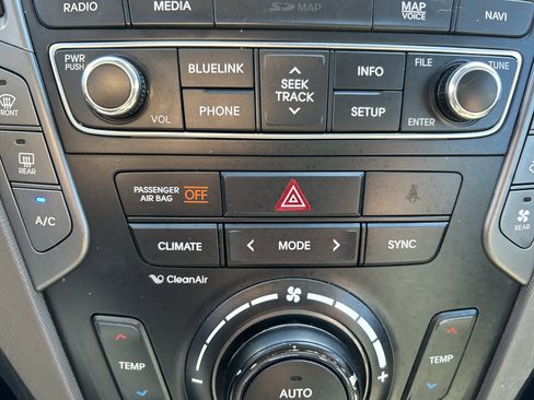 Used 2017 Hyundai Santa Fe Limited image 24