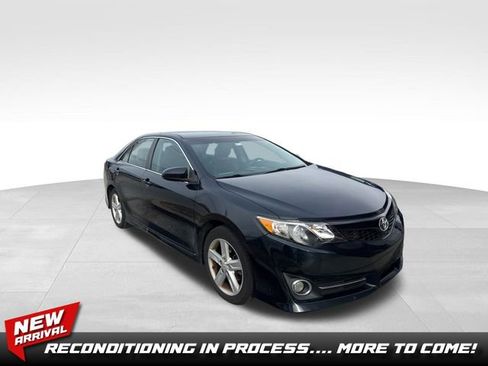 Used 2013 Toyota Camry SE image 1