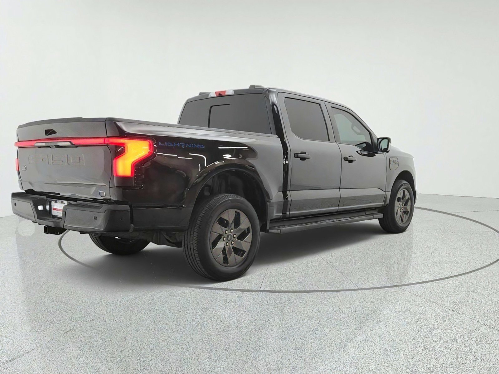 Used 2022 Ford F150 Lightning Lariat w/ Equipment Group 511A High AWD/4WD image 5